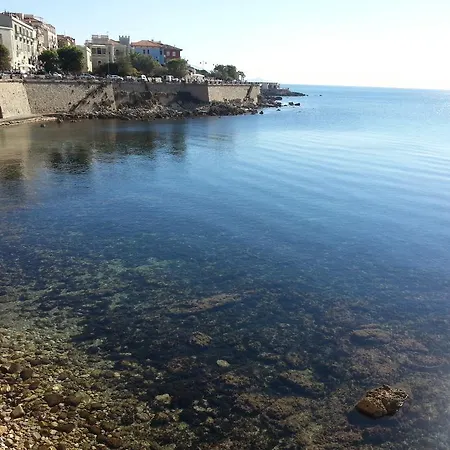 米斯特拉尔酒店