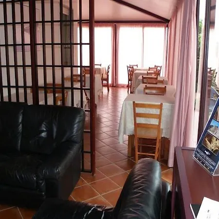 米斯特拉尔酒店