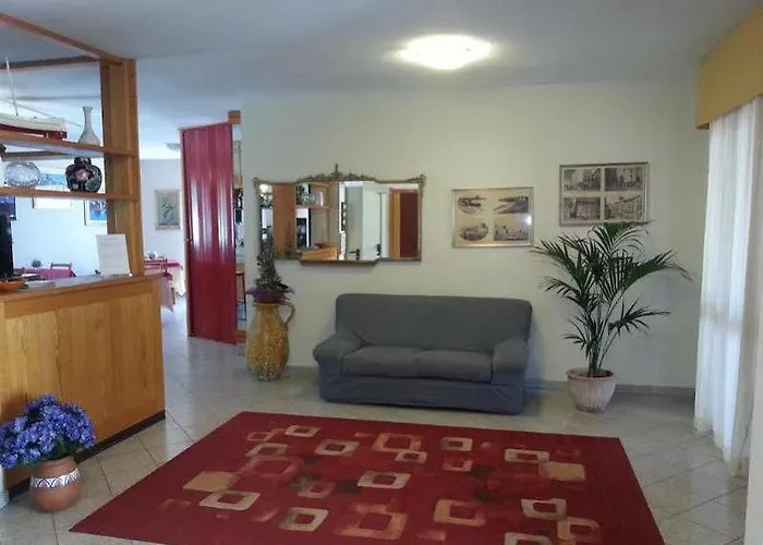 米斯特拉尔酒店 3* 阿尔盖罗