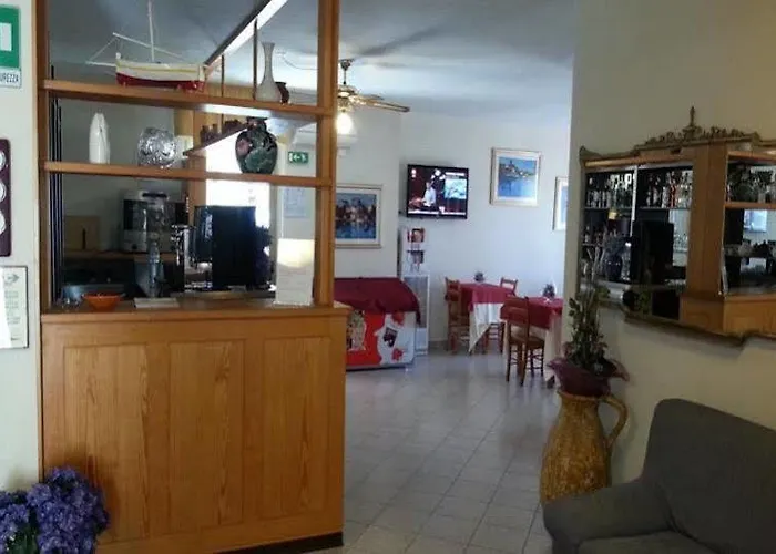 米斯特拉尔酒店 酒店