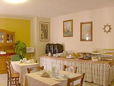 Mistral מלון אלגהרו